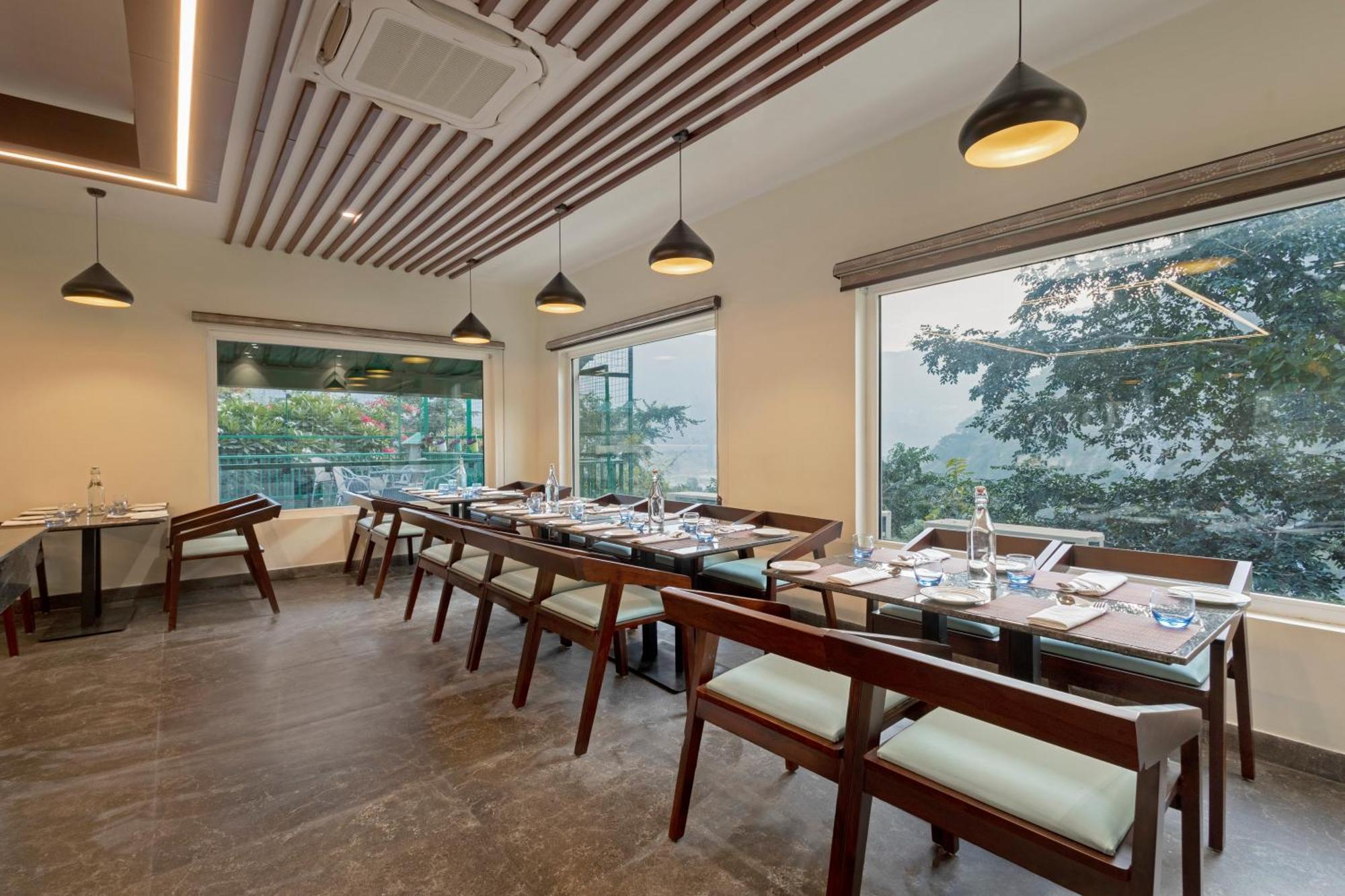 Sterling Corbett Hotel Garjia Ngoại thất bức ảnh