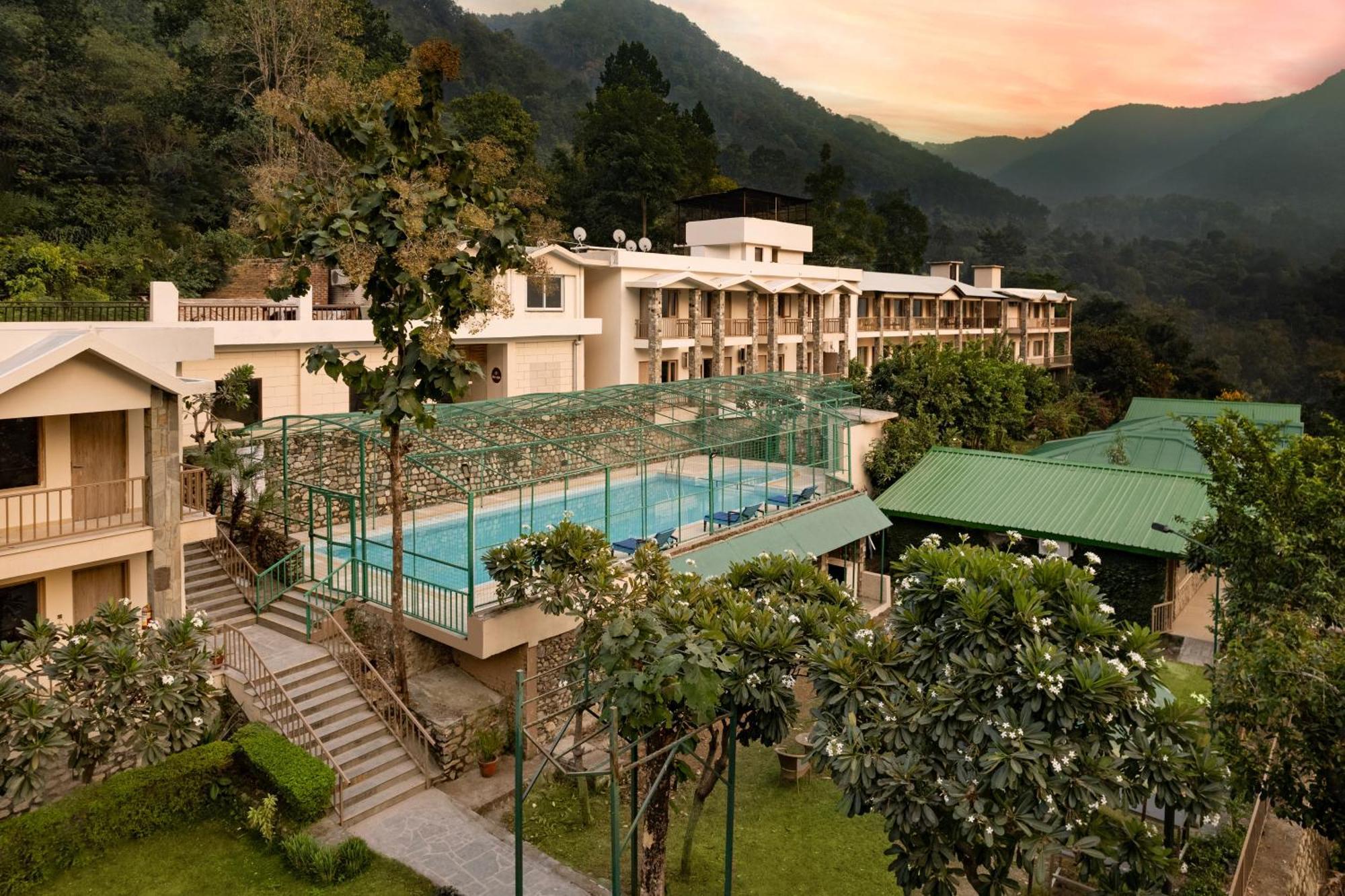 Sterling Corbett Hotel Garjia Ngoại thất bức ảnh
