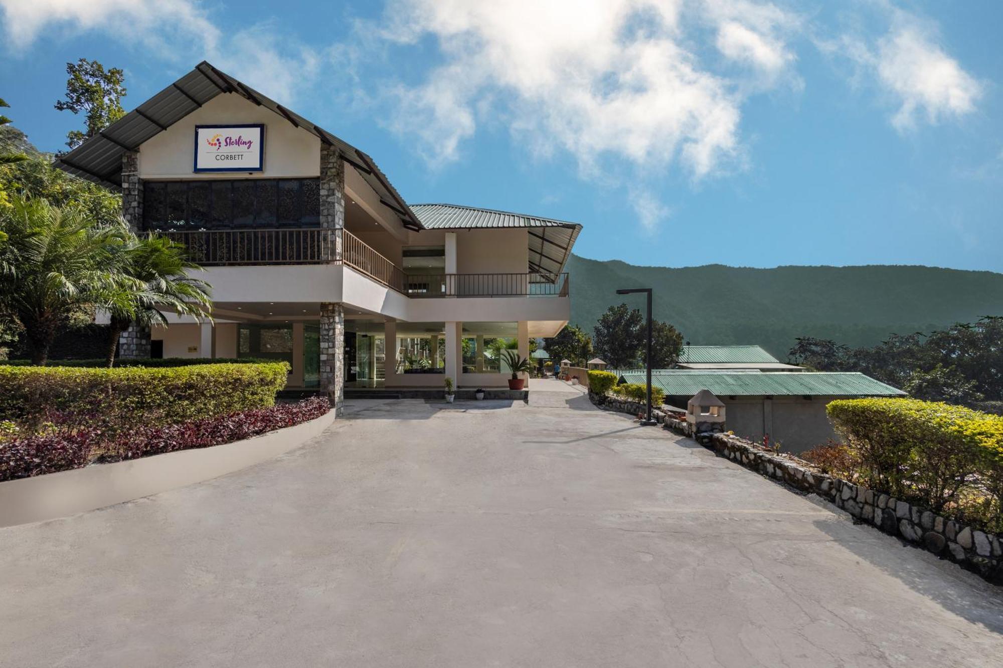 Sterling Corbett Hotel Garjia Ngoại thất bức ảnh