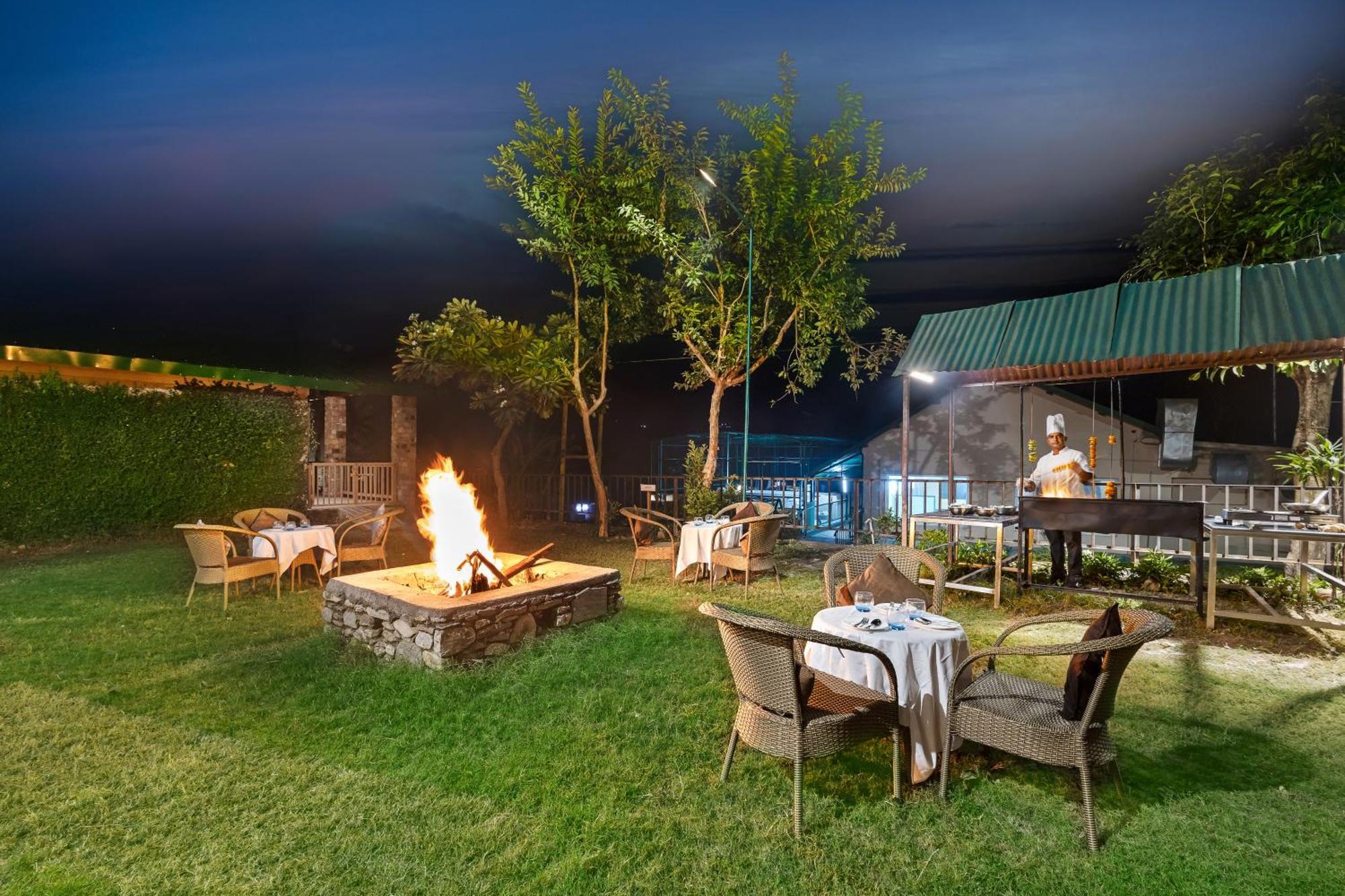 Sterling Corbett Hotel Garjia Ngoại thất bức ảnh