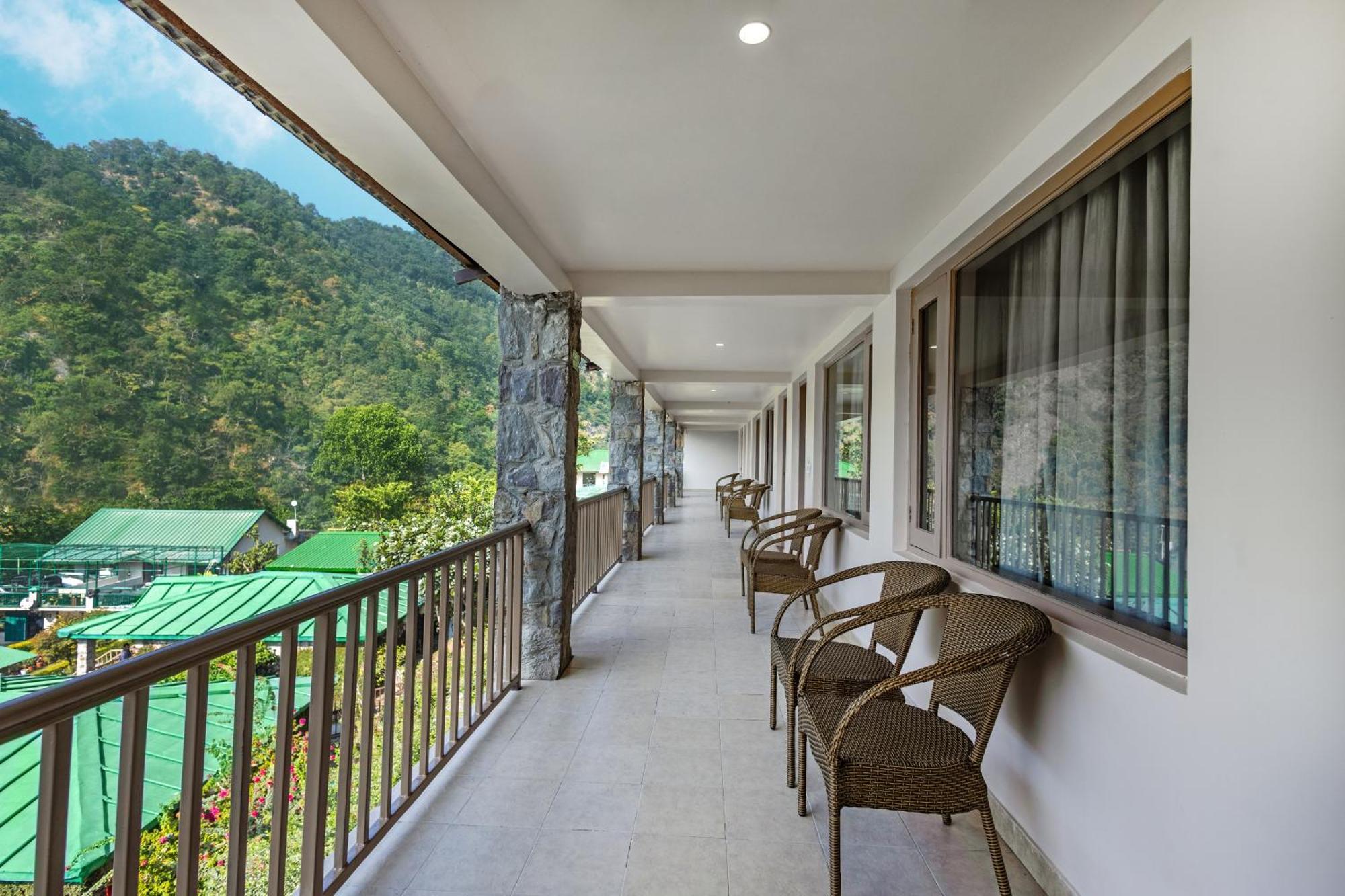 Sterling Corbett Hotel Garjia Ngoại thất bức ảnh