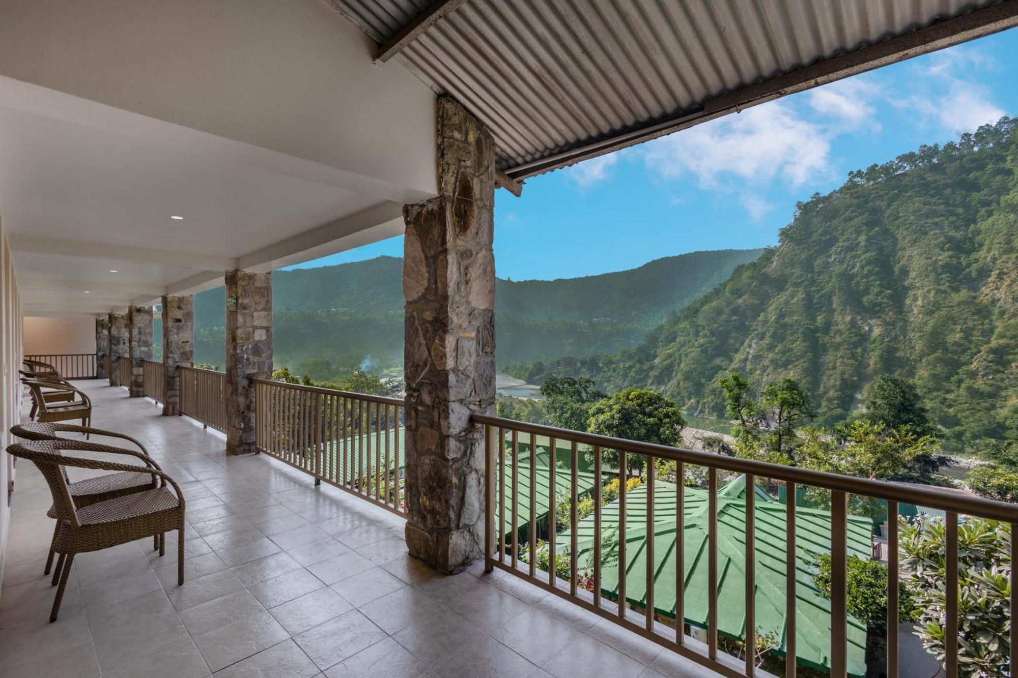 Sterling Corbett Hotel Garjia Ngoại thất bức ảnh