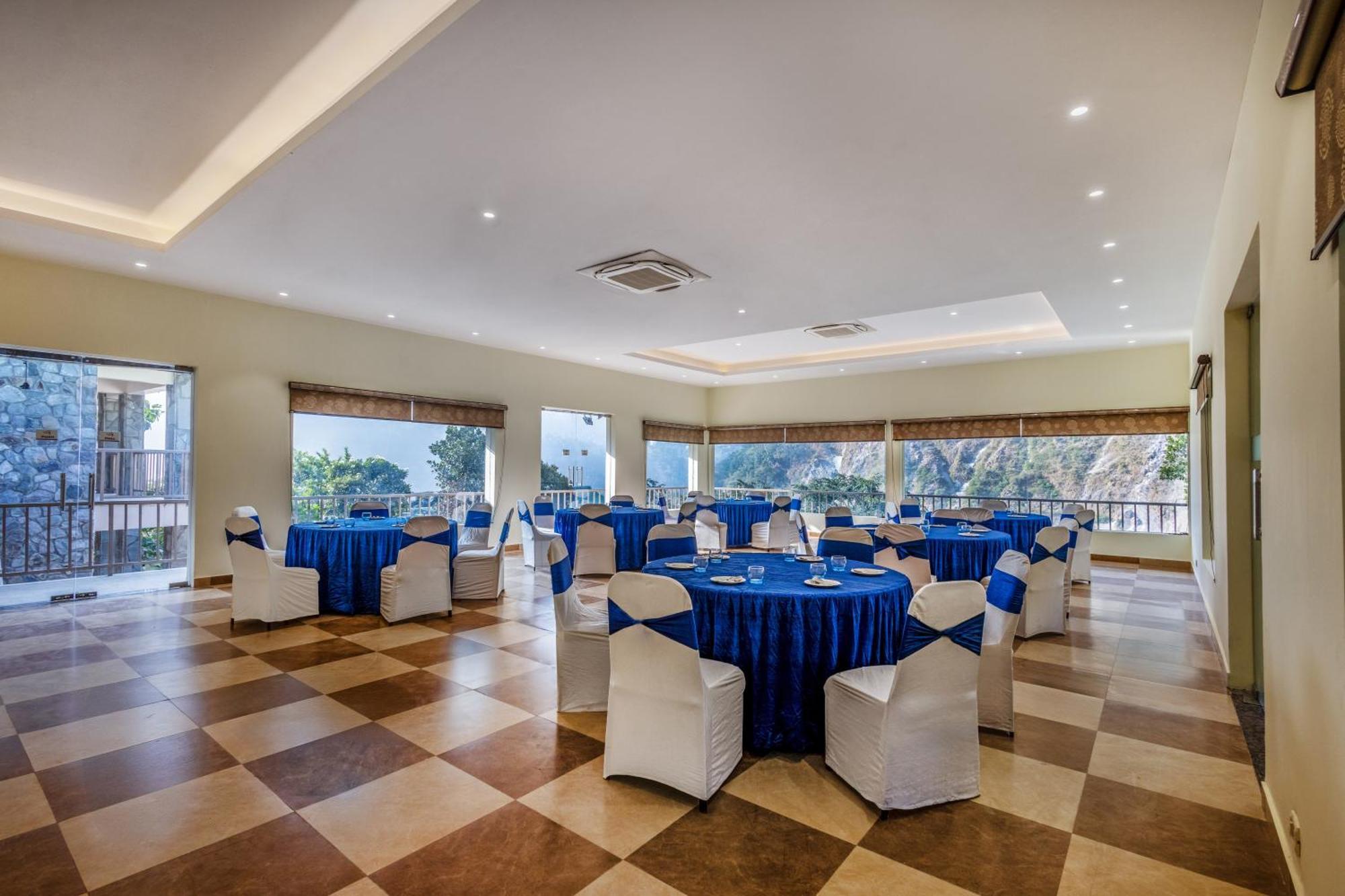Sterling Corbett Hotel Garjia Ngoại thất bức ảnh