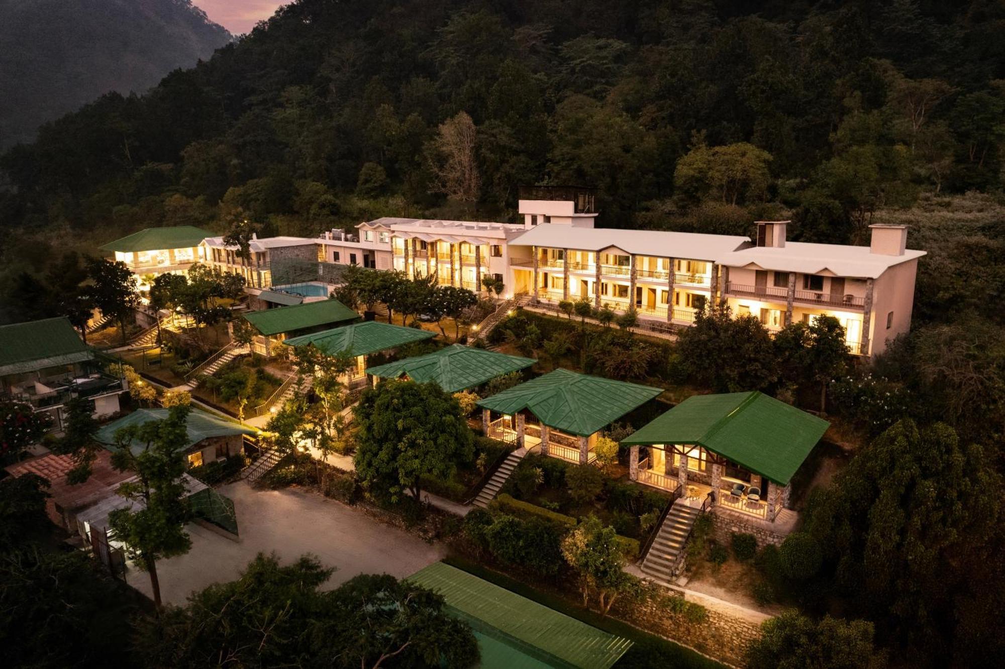 Sterling Corbett Hotel Garjia Ngoại thất bức ảnh
